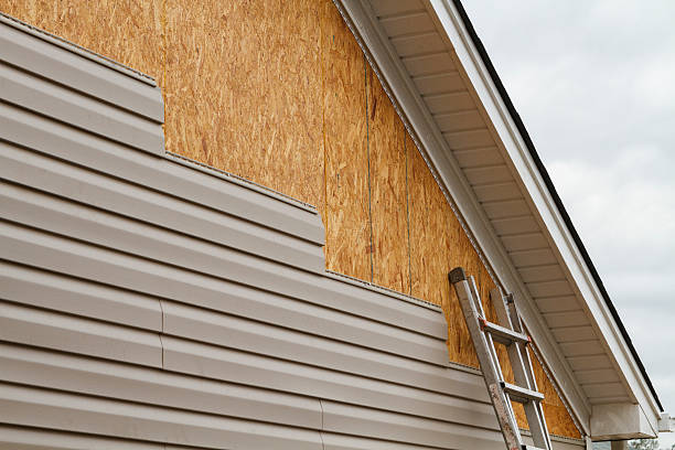 24/7 Emergency Vinyl Siding experts in South Boston, MA